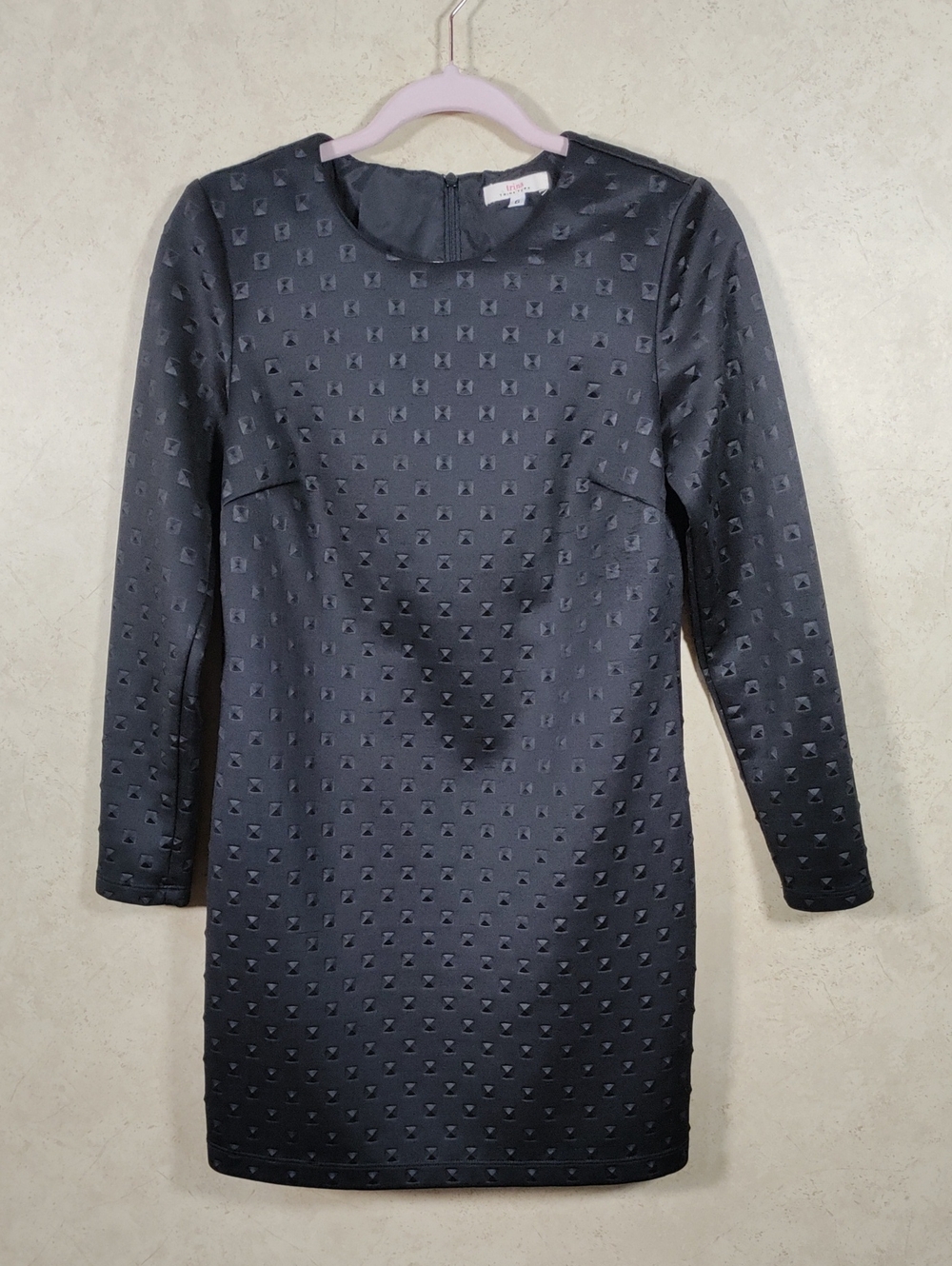 H196 Trina Turk Black Textured Long Sleeve Shift Dress 6